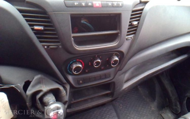IVECO 35-130 BENNE SIMPLE CABINE COFFRE ROUGE EB-434-GW