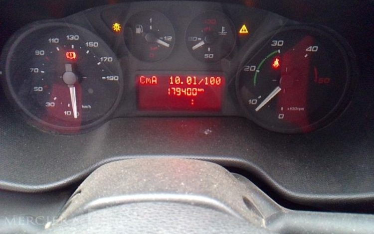 IVECO 35-130 BENNE SIMPLE CABINE COFFRE ROUGE EB-434-GW