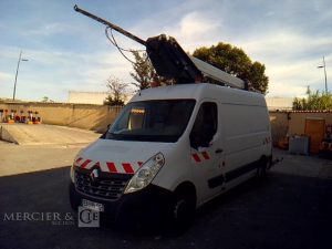 RENAULT MASTER NACELLE SUR VL KLUBB K32 – 12M – 2286H – AN2016 BLANC EB-595-SG