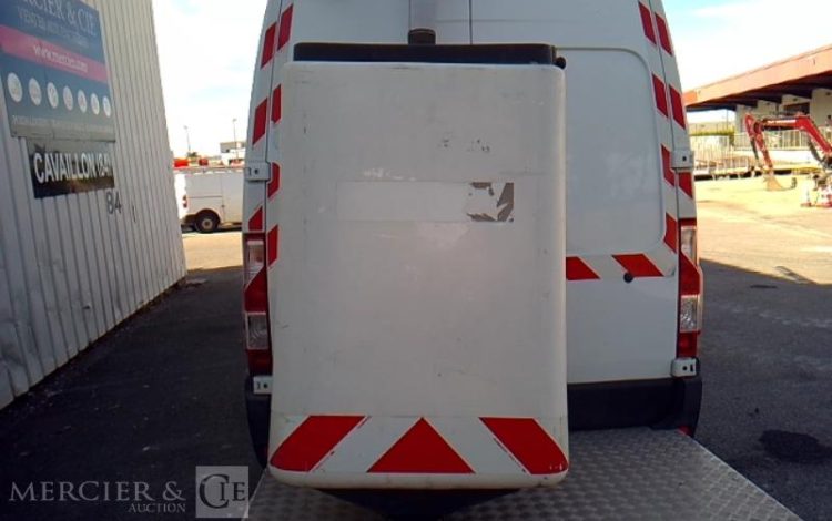 RENAULT MASTER NACELLE SUR VL KLUBB K32 – 12M – 2286H – AN2016 BLANC EB-595-SG