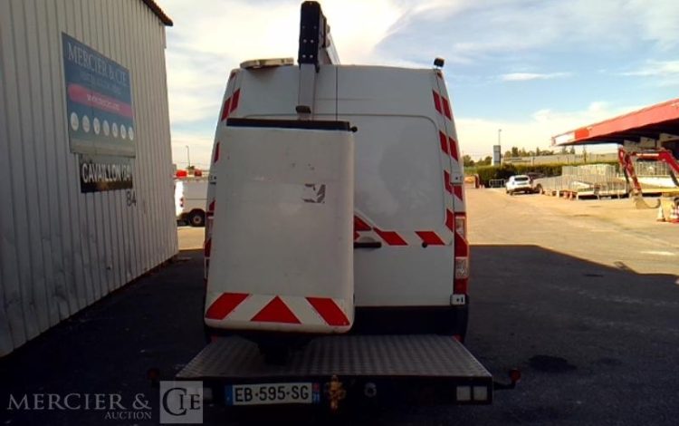 RENAULT MASTER NACELLE SUR VL KLUBB K32 – 12M – 2286H – AN2016 BLANC EB-595-SG