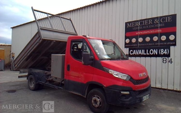 IVECO 35-130 BENNE SIMPLE CABINE COFFRE ROUGE EB-720-EM
