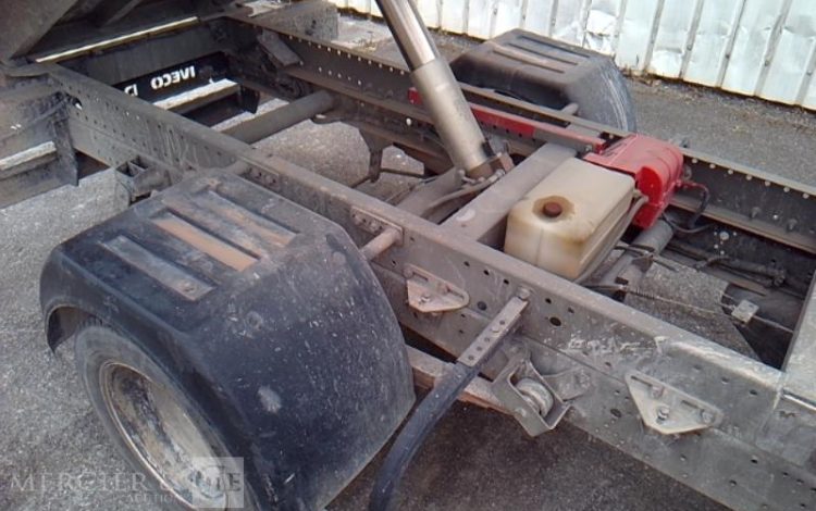 IVECO 35-130 BENNE SIMPLE CABINE COFFRE ROUGE EB-720-EM