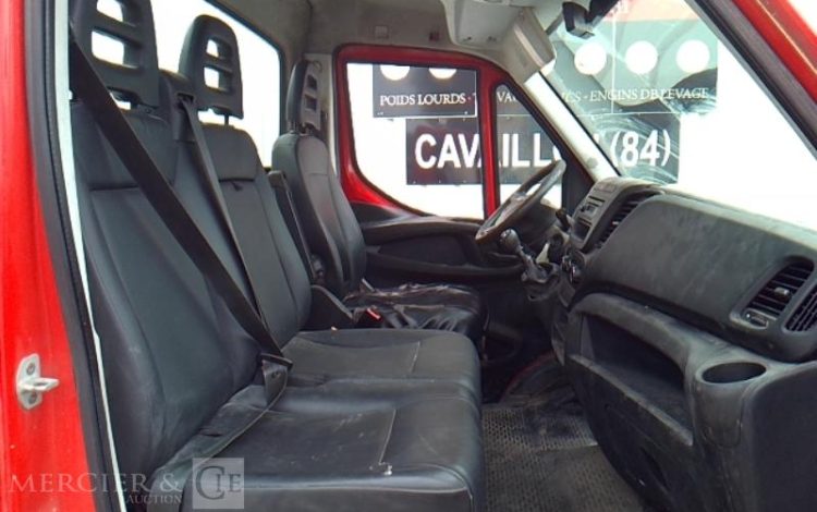 IVECO 35-130 BENNE SIMPLE CABINE COFFRE ROUGE EB-720-EM