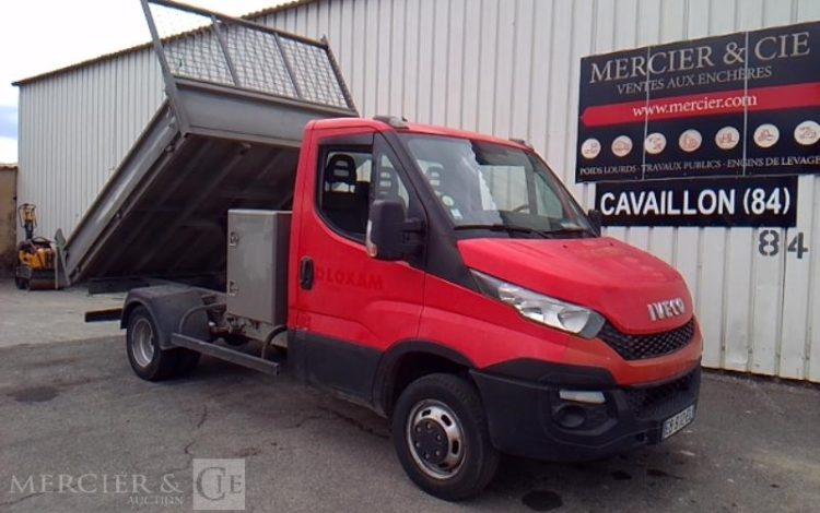 IVECO 35-130 BENNE SIMPLE CABINE COFFRE ROUGE EB-912-EL