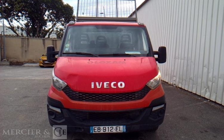 IVECO 35-130 BENNE SIMPLE CABINE COFFRE ROUGE EB-912-EL