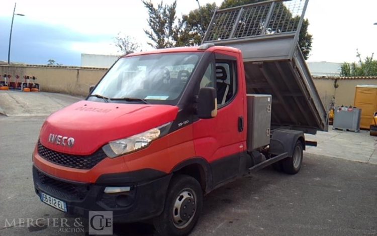IVECO 35-130 BENNE SIMPLE CABINE COFFRE ROUGE EB-912-EL