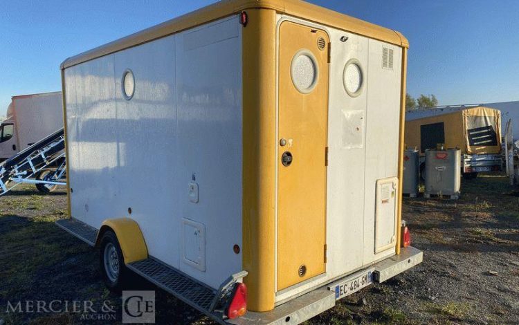 CNSE ABRIS DE CHANTIER TRACTABLE 9M2 ISOLE VESTIAIRE / REFECTOITE AVEC WC CHIMIQUE BLANC EC-484-GM
