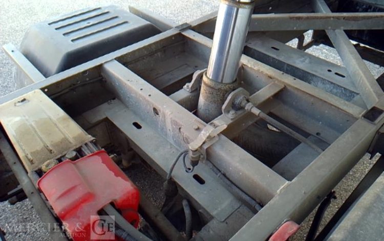 RENAULT MASTER BENNE SIMPLE CABINE COFFRE ROUGE EC-721-WC