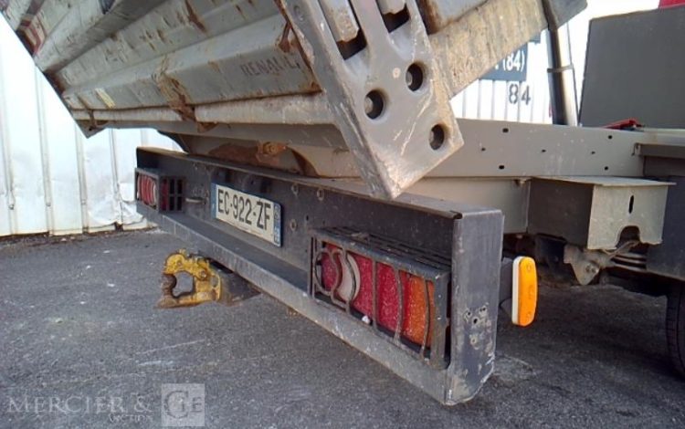 RENAULT MASTER BENNE SIMPLE CABINE COFFRE ROUGE EC-922-ZF