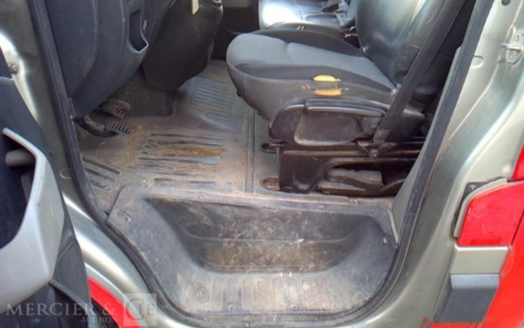 RENAULT MASTER BENNE SIMPLE CABINE COFFRE ROUGE EC-922-ZF