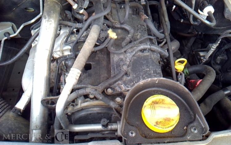 RENAULT MASTER BENNE SIMPLE CABINE COFFRE ROUGE EC-922-ZF
