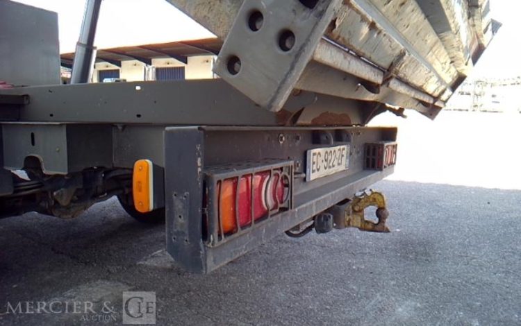 RENAULT MASTER BENNE SIMPLE CABINE COFFRE ROUGE EC-922-ZF