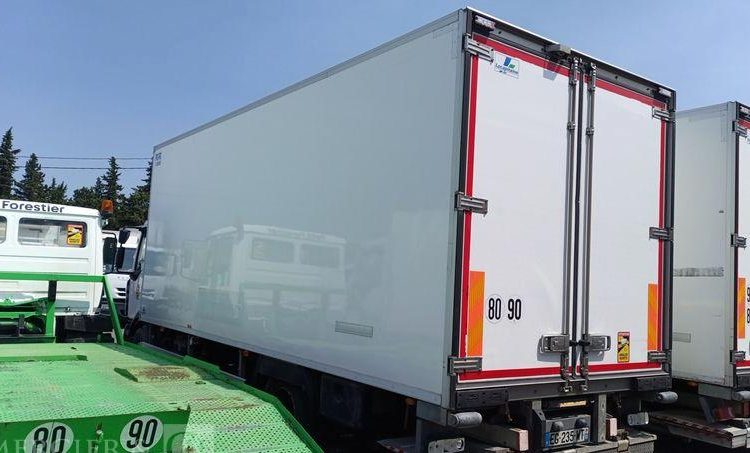 RENAULT D14 AVEC GROUPE FROID CARRIER- EN DESIGNATION(84)  EG-235-WT