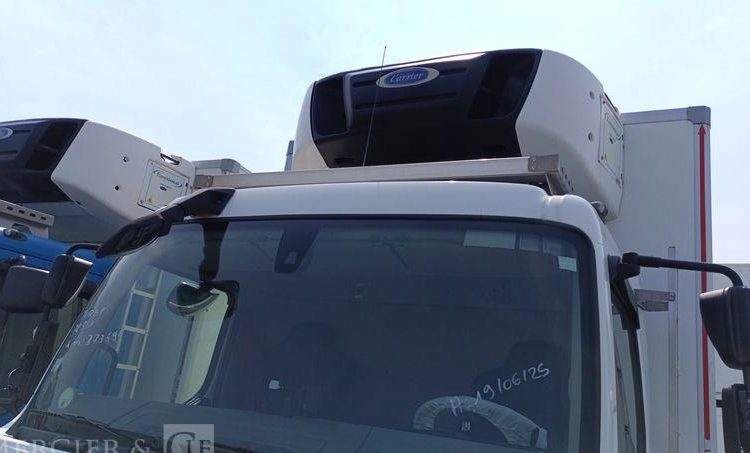 RENAULT D14 AVEC GROUPE FROID CARRIER- EN DESIGNATION(84)  EG-235-WT
