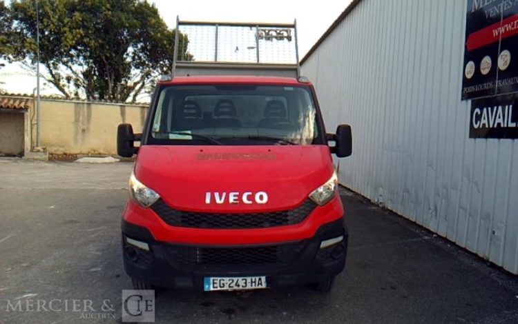 IVECO 35-130 BENNE SIMPLE CABINE COFFRE ROUGE EG-243-HA