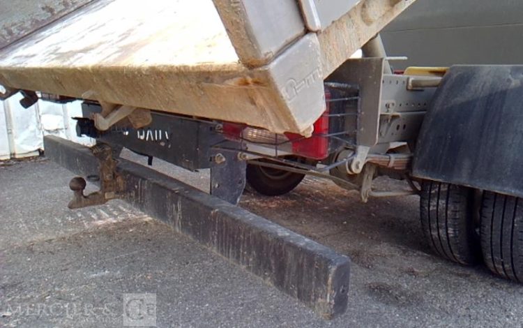 IVECO 35-130 BENNE SIMPLE CABINE COFFRE ROUGE EG-243-HA