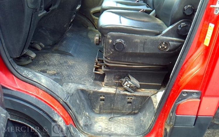 IVECO 35-130 BENNE SIMPLE CABINE COFFRE ROUGE EG-243-HA