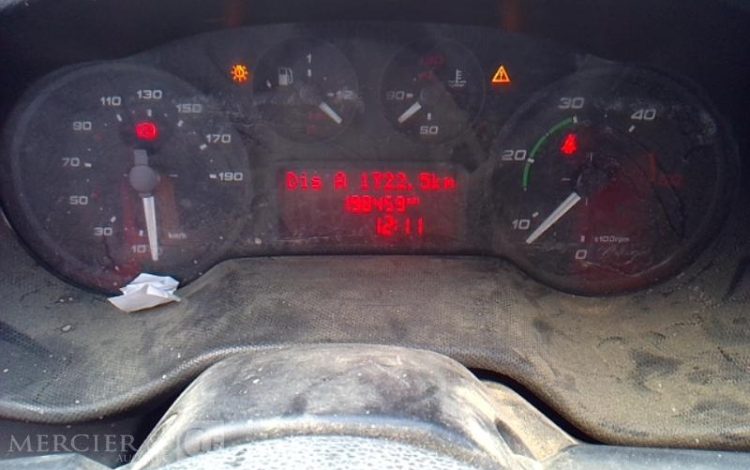 IVECO 35-130 BENNE SIMPLE CABINE COFFRE ROUGE EG-243-HA
