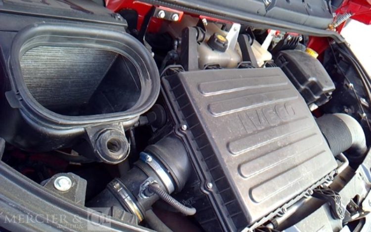 IVECO 35-130 BENNE SIMPLE CABINE COFFRE ROUGE EG-243-HA