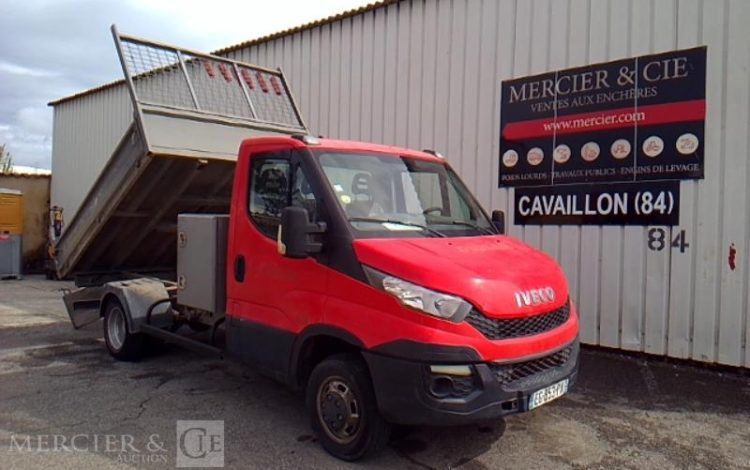 IVECO 35-130 BENNE SIMPLE CABINE COFFRE  EG-853-PX