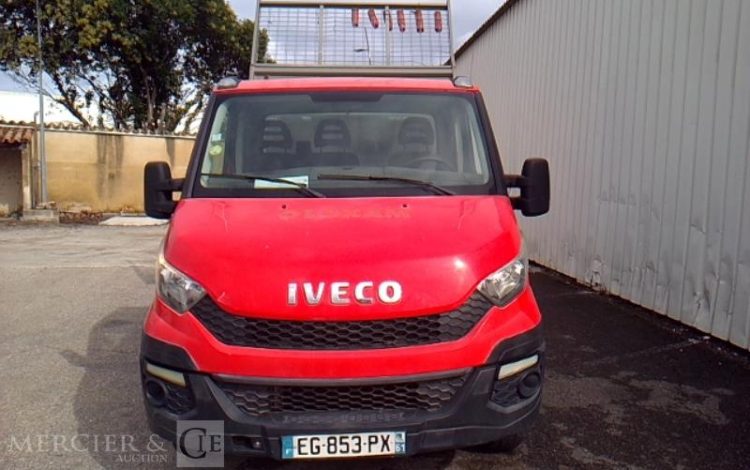 IVECO 35-130 BENNE SIMPLE CABINE COFFRE  EG-853-PX