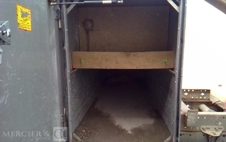 IVECO 35-130 BENNE SIMPLE CABINE COFFRE  EG-853-PX