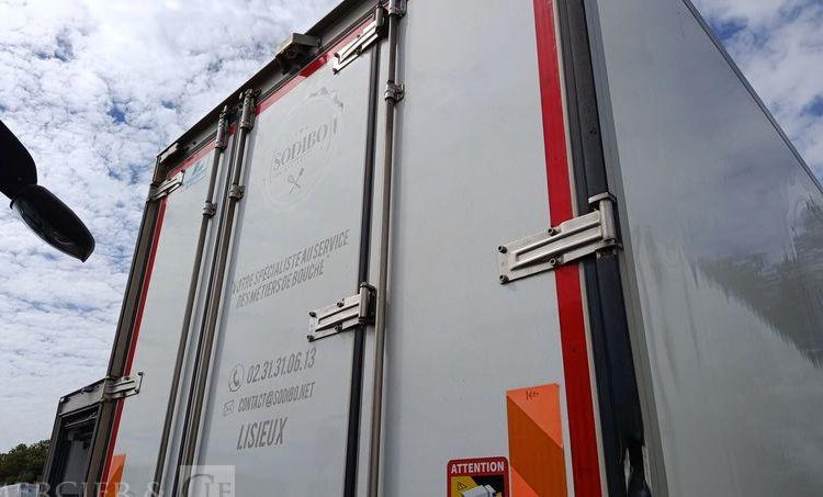 RENAULT D16 FRIGO/HAYON – EN DESIGNATION(93)  EH-211-FS