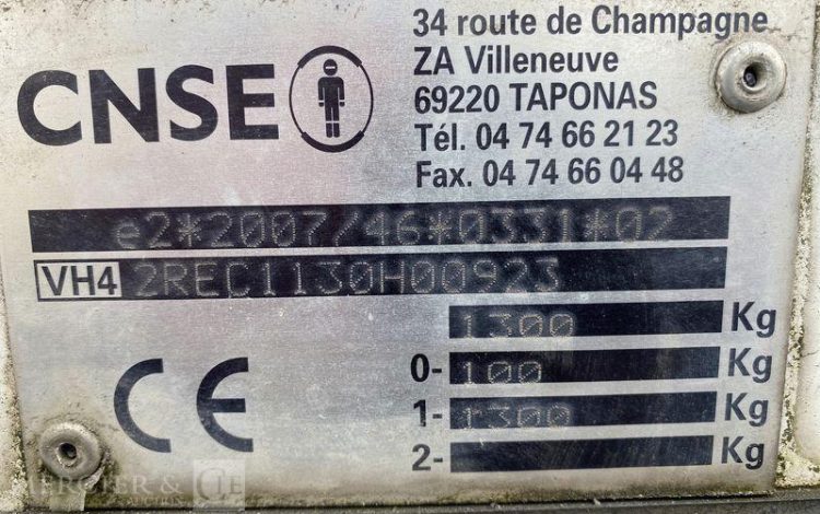 CNSE ABRIS DE CHANTIER 9M2 ISOLE+WC BLANC EJ-593-PJ
