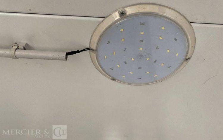 CNSE ABRIS DE CHANTIER 9M2 ISOLE+WC BLANC EJ-593-PJ