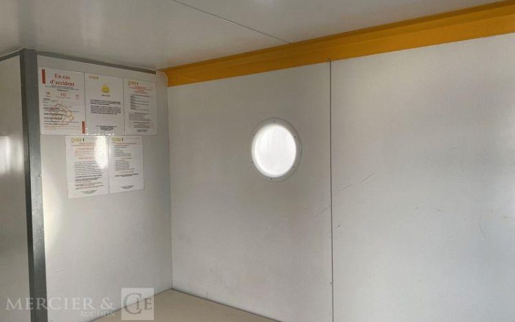 CNSE ABRIS DE CHANTIER 9M2 ISOLE+WC BLANC EJ-602-PJ