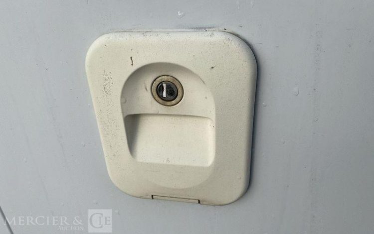 CNSE ABRIS DE CHANTIER 9M2 ISOLE+WC BLANC EJ-602-PJ