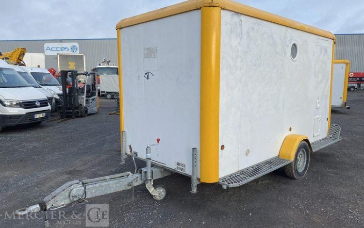 CNSE ABRIS DE CHANTIER 9M2 ISOLE+WC BLANC EJ-854-KJ