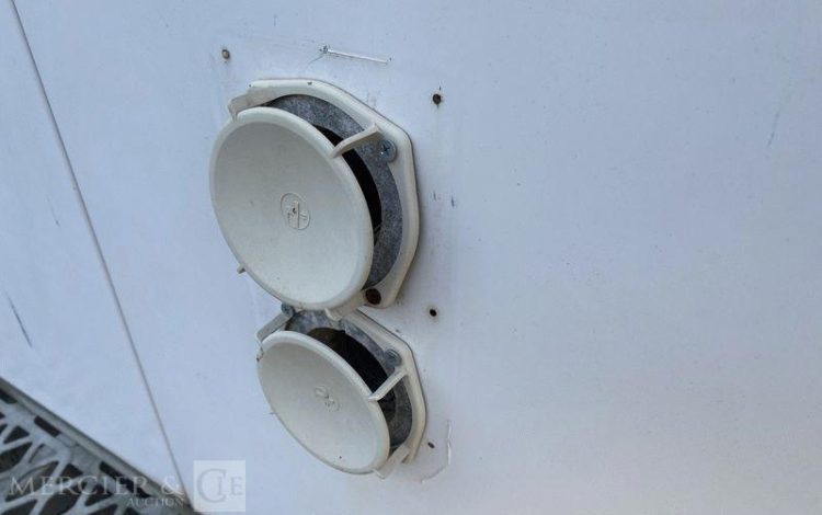 CNSE ABRIS DE CHANTIER 9M2 ISOLE+WC BLANC EJ-854-KJ