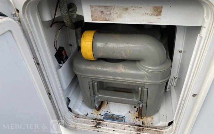 CNSE ABRIS DE CHANTIER 9M2 ISOLE+WC BLANC EJ-854-KJ