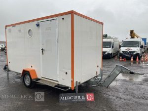 CNSE ABRIS DE CHANTIER TRACTABLE 9M2 ISOLE VESTIAIRE / REFECTOIRE AVEC WC CHIMIQUE BLANC EK-572-TM