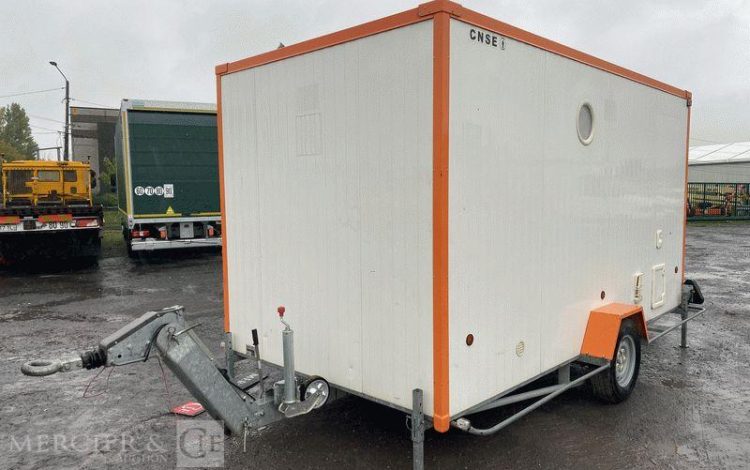 CNSE ABRIS DE CHANTIER TRACTABLE 9M2 ISOLE VESTIAIRE / REFECTOIRE AVEC WC CHIMIQUE BLANC EK-572-TM