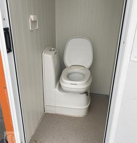 CNSE ABRIS DE CHANTIER TRACTABLE 9M2 ISOLE VESTIAIRE / REFECTOIRE AVEC WC CHIMIQUE BLANC EK-572-TM