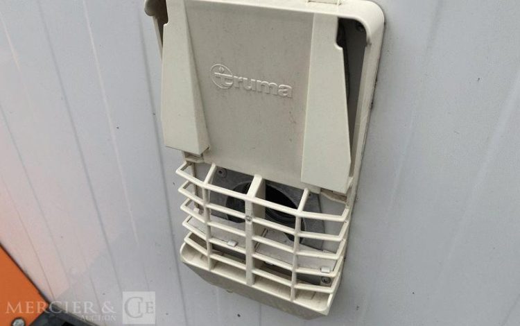 CNSE ABRIS DE CHANTIER TRACTABLE 9M2 ISOLE VESTIAIRE / REFECTOIRE AVEC WC CHIMIQUE BLANC EK-572-TM