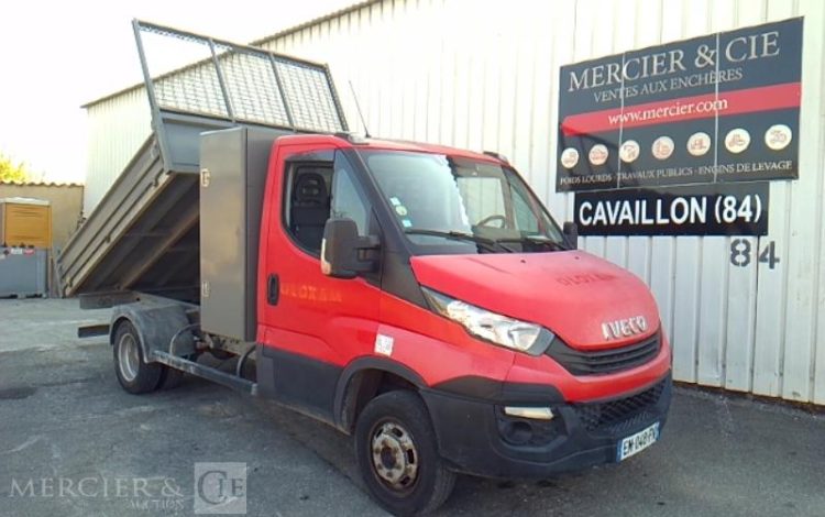 IVECO 35-120 BENNE SIMPLE CABINE COFFRE ROUGE EM-048-FN