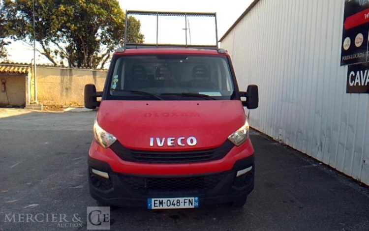 IVECO 35-120 BENNE SIMPLE CABINE COFFRE ROUGE EM-048-FN