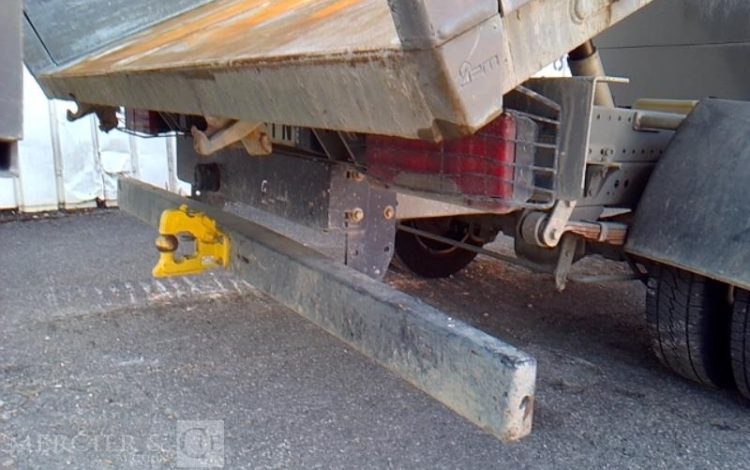IVECO 35-120 BENNE SIMPLE CABINE COFFRE ROUGE EM-048-FN