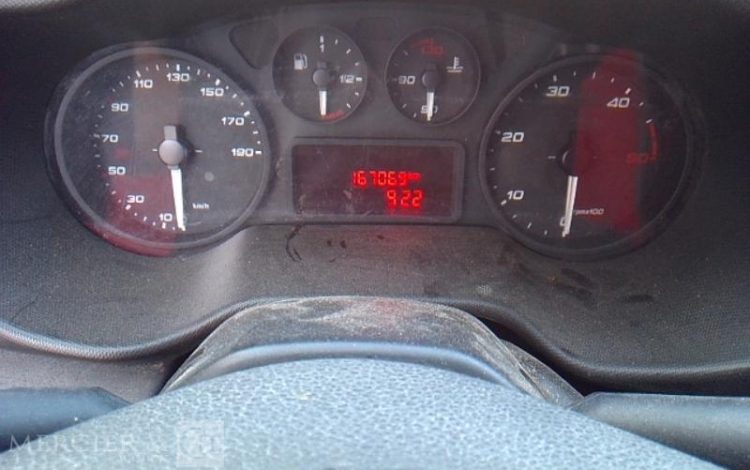 IVECO 35-120 BENNE SIMPLE CABINE COFFRE ROUGE EM-048-FN