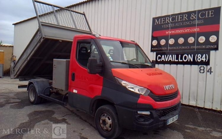 IVECO 35-120 BENNE SIMPLE CABINE COFFRE ROUGE ES-506-YK