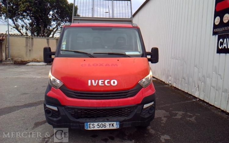 IVECO 35-120 BENNE SIMPLE CABINE COFFRE ROUGE ES-506-YK