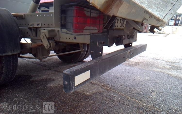 IVECO 35-120 BENNE SIMPLE CABINE COFFRE ROUGE ES-506-YK