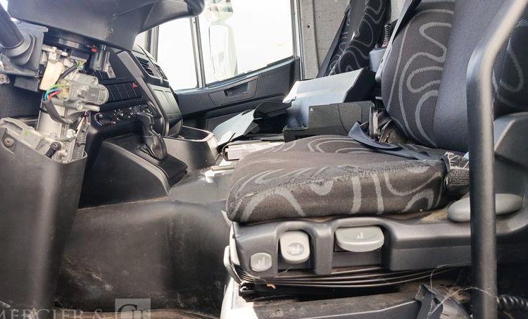 IVECO STRALIS 330E6 – GAZ- EN DESIGNATION(93)  ES-851-YG