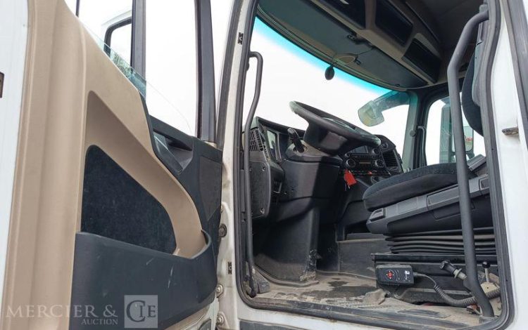 MERCEDES ACTROS 1846 – PTRA 44 TONNES – DIESEL – 356568 KMS – ANNEE 2018 BLANC ET-447-RJ