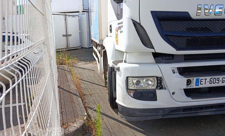 IVECO STRALIS 270 E6 – EN DESIGNATION(93) – PTAC: 19 T- GAZ –  240486 KMS BLANC ET-609-GP