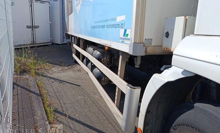 IVECO STRALIS 270 E6 – EN DESIGNATION(93) – PTAC: 19 T- GAZ –  240486 KMS BLANC ET-609-GP